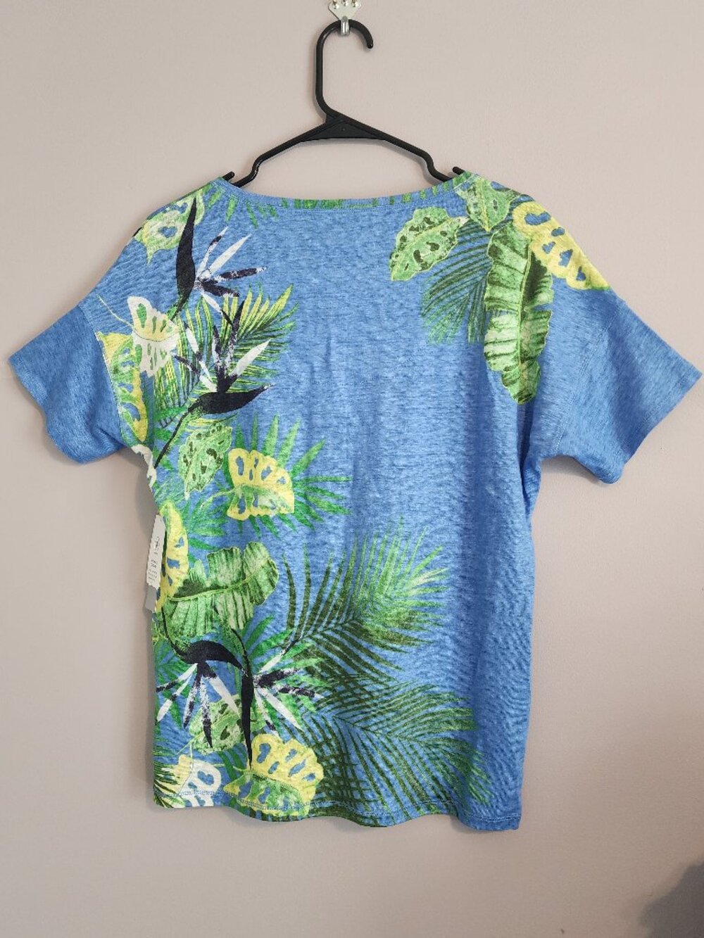 Chico's Colorful Blue Tropical V-Neck Shirt - NWT, Size Small - Picture 2 of 12